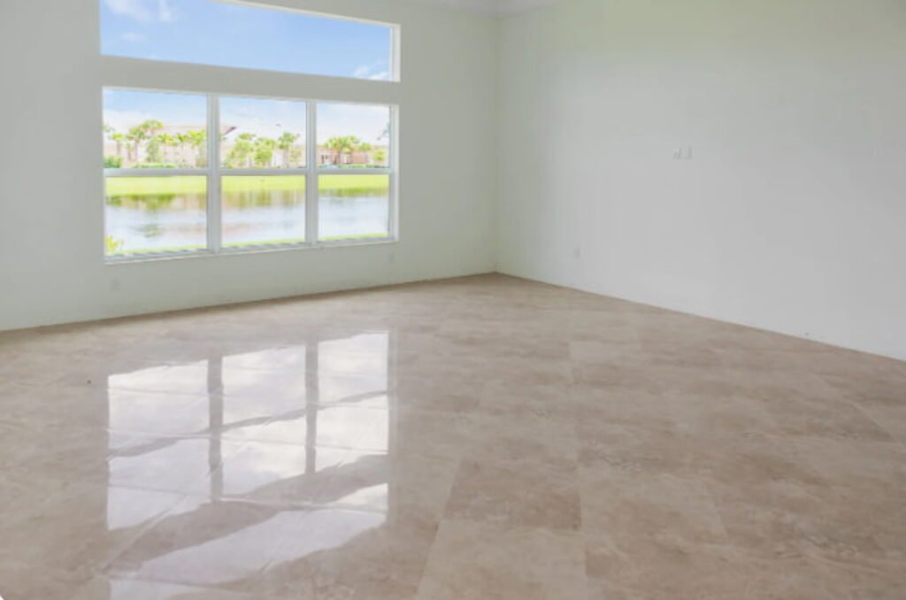 Sala com piso de porcelanato