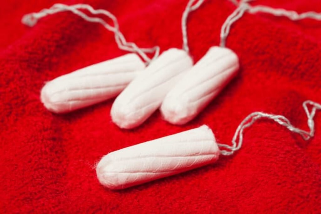 Absorventes internos e fundo vermelho