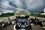 As 10 melhores capas de chuva para motoqueiro em 2026: da Alba, Nave, Yess e mais!