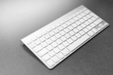 Os 10 melhores teclados para MacBook de 2026: Logitech, Multilaser e muito mais!